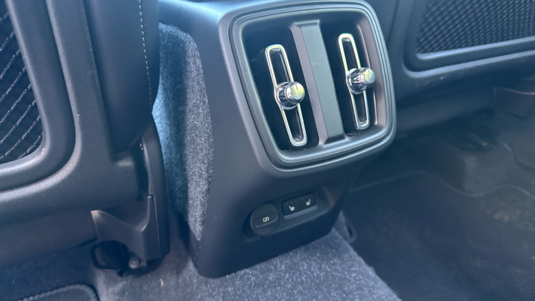 Volvo Xc40 2.0 B4P R DESIGN Pro 5dr AWD Auto Petrol Estate